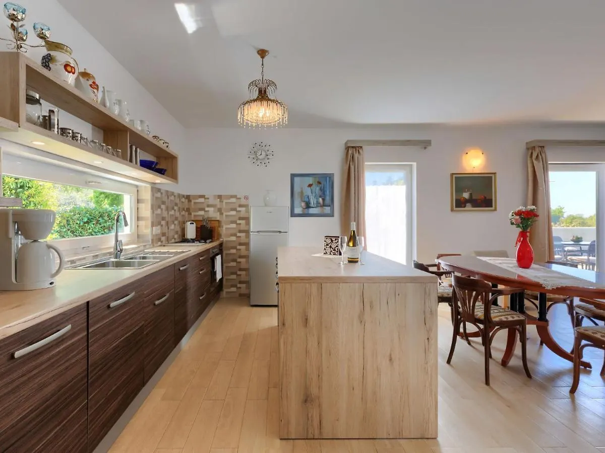 Holiday Home Villa Sosi By Interhome Умаг