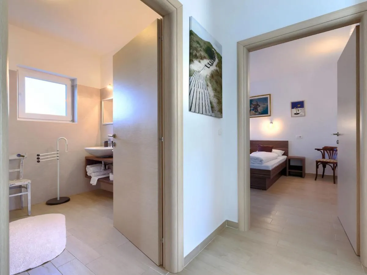 Holiday Home Villa Sosi By Interhome Умаг